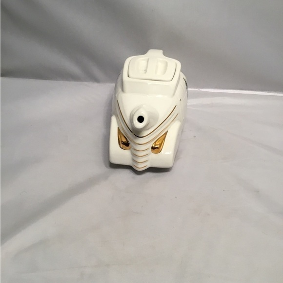 HOLIDAY AUTOMOBILE TEAPOT BY HALL - Picture 3 of 9